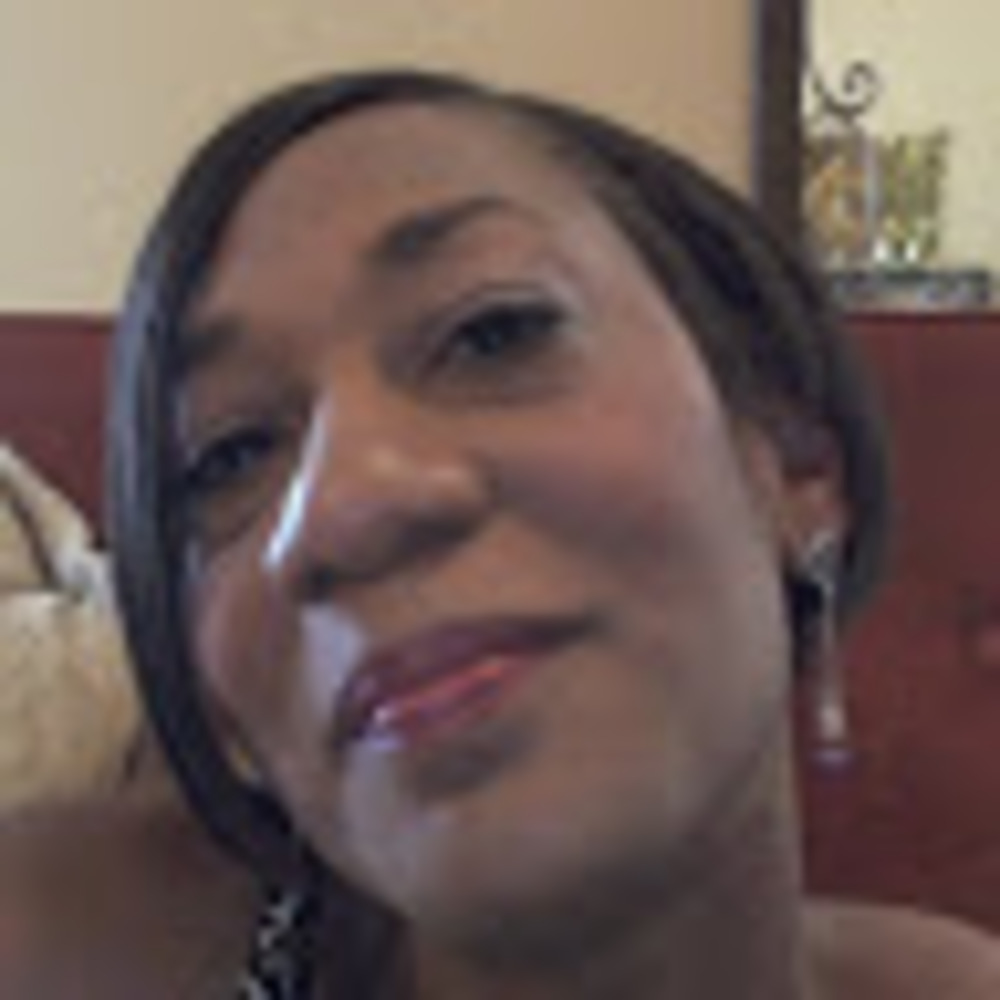 Meet your Posher, Naeemah